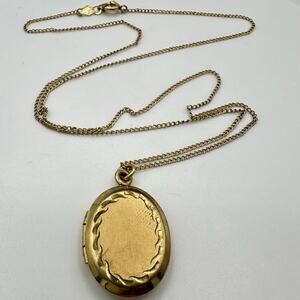 Foster USA 1940s vintage 12kt gold filled etched oval locket pendant necklace